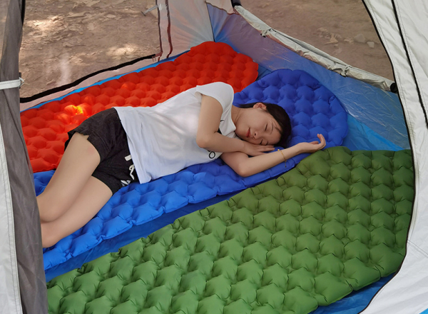 waterproof tpu Mummy shape sleeping beach trekking roll sleeping mat inflatable air pad with built in pump